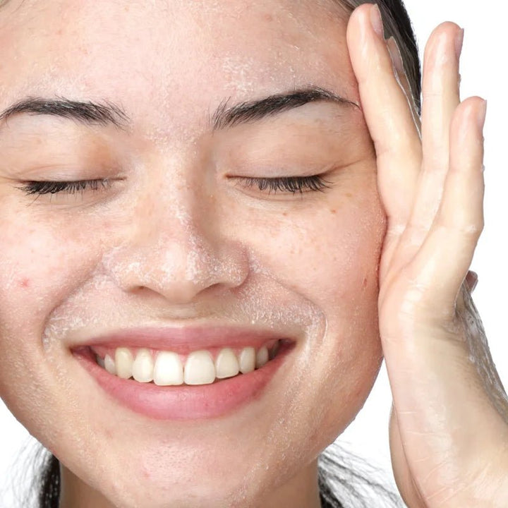 Tea Tree Detox Cleanser - on face