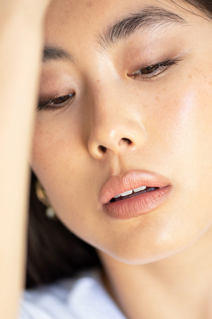 Jojoba Eye Pencil Bronze Model Look