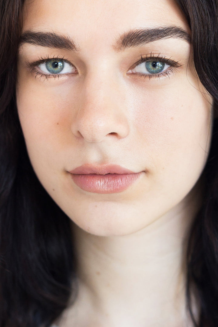 Jojoba Eye Pencil Earth Model Look