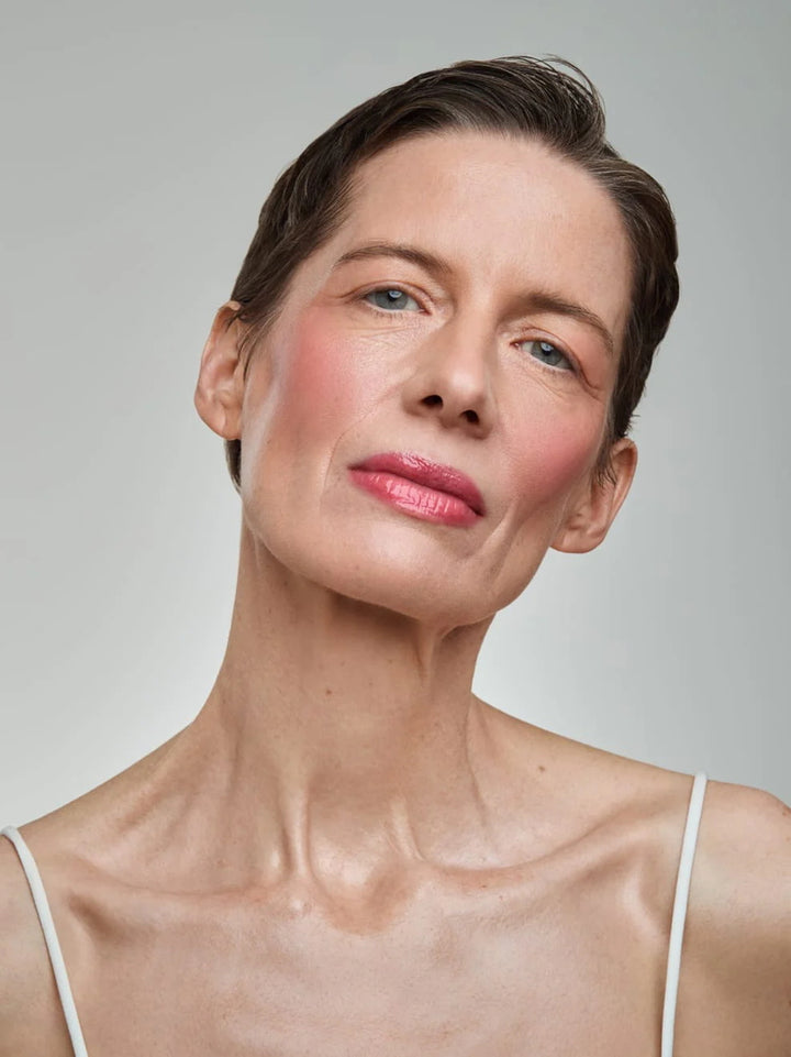 Knutzen Lipgloss 02 Blushed Model