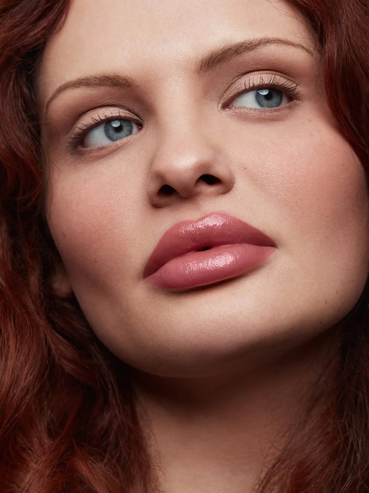 Knutzen Lipgloss 03 Color Crush Model