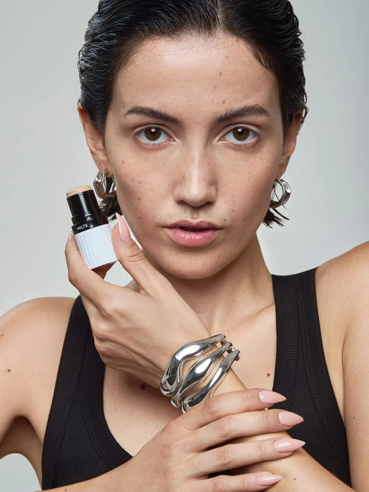 Milte Foundation Stick Balanced Fair 02 Model 5