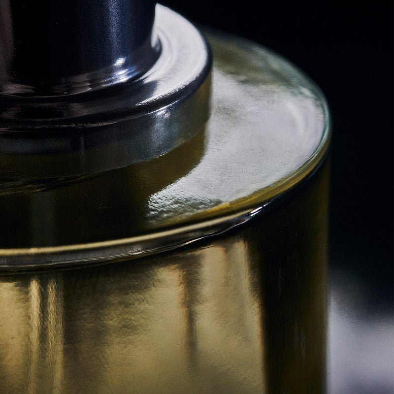Black Anis Perfume Close up