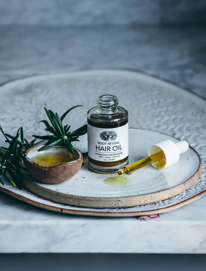 Anima Mundi ROOT REVIVAL Hair Oil: Nourishing + Strengthening - Textur