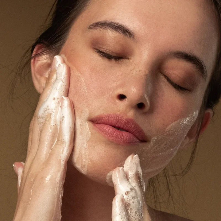 Gospel Vitamin C Skin Glow Gel Cleanser on Skin