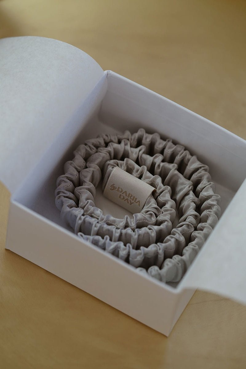 Silk Headband Silver Grey open box