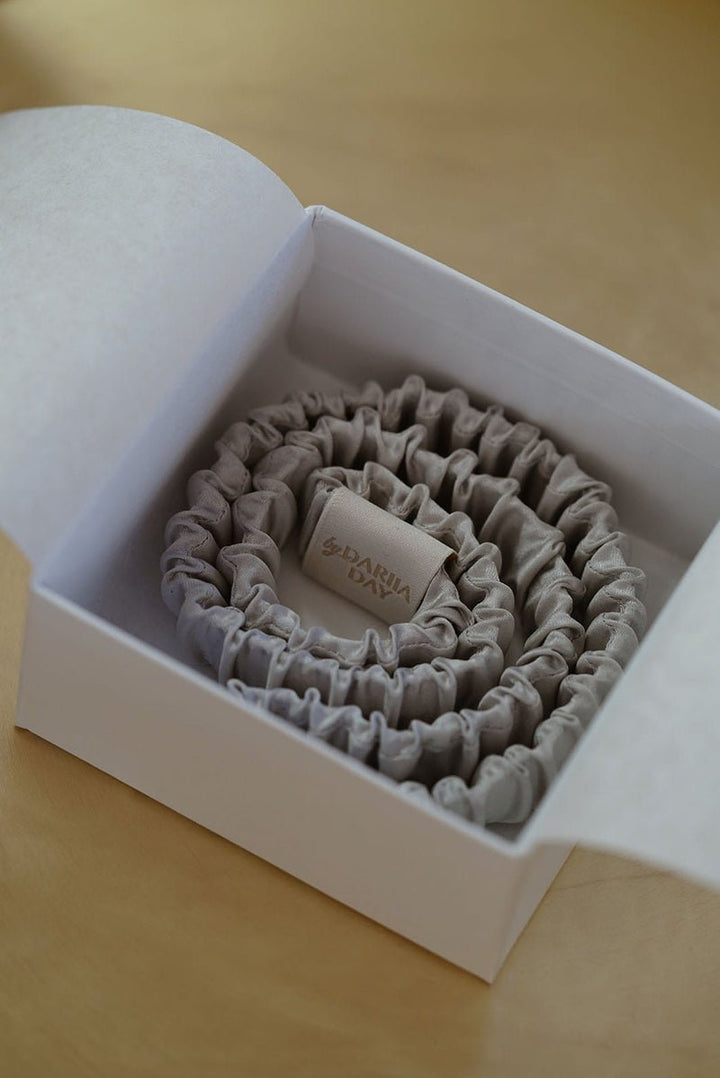 Silk Headband Silver Grey open box