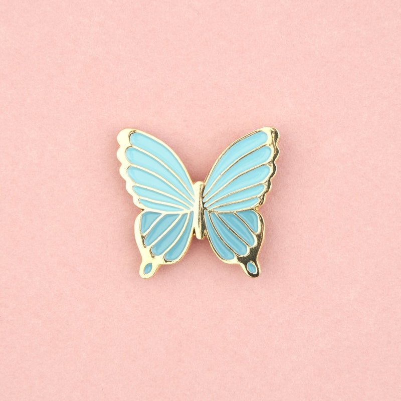 Coucou Suzette Butterfly Pin - Produktbild rosa Hintergrund