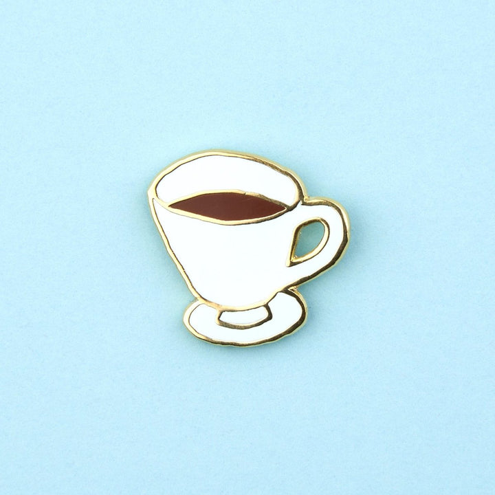 Coucou Suzette Coffee Pin - Produktbild hellblauer Hintergrund