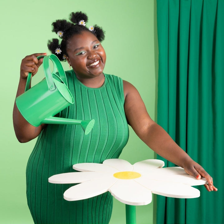 Coucou Suzette Daisy Mini Hair Claw - Model Mood