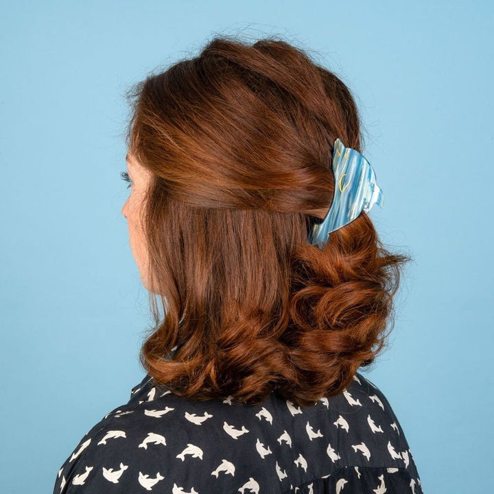Dolphin Hair Claw - im Haar