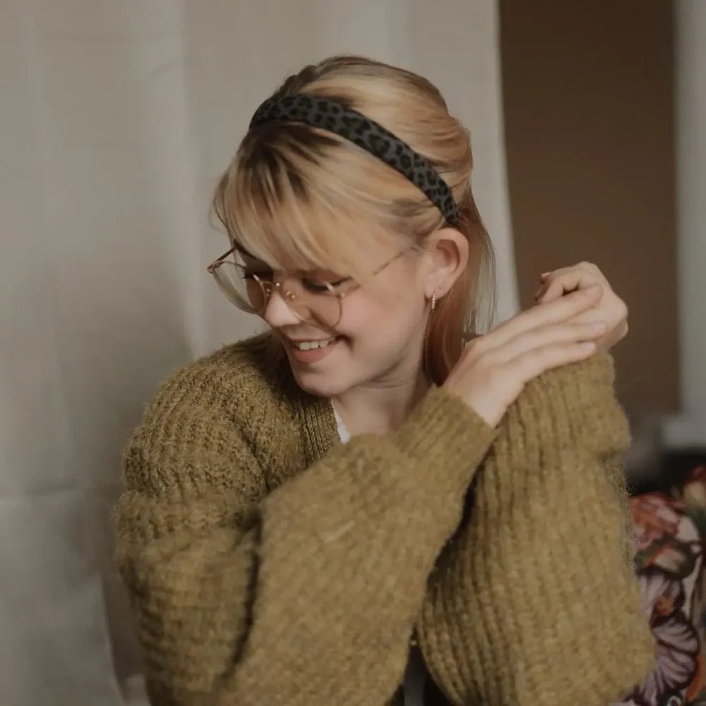 Haarreif Anna Leo Grau Model