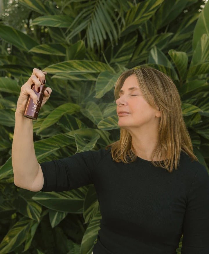 Eco by Sonya Super Fruit Essence - Model Anwendung