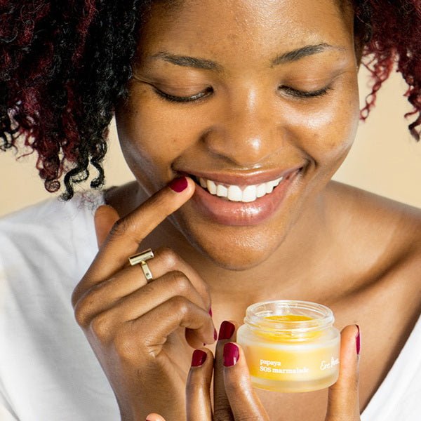Ere Perez Papaya SOS Marmalade - on lips