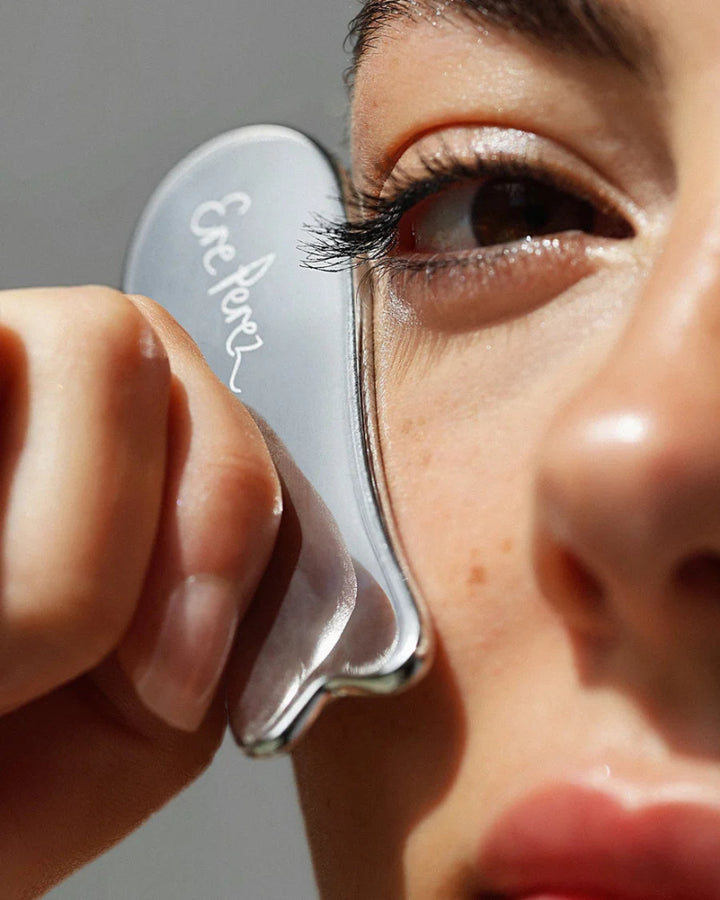 Ere Perez Steel Face Tool - Model Close-up