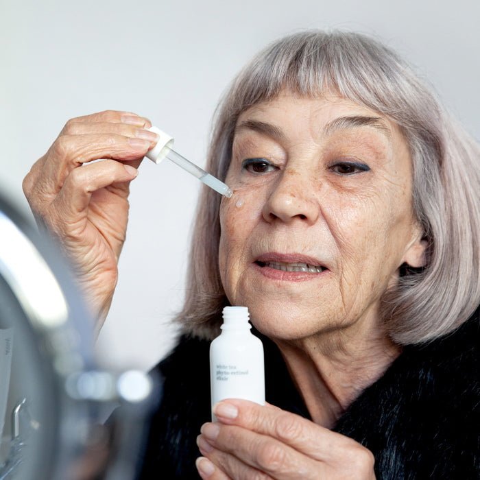 Ere Perez White Tea Phyto-Retinol Elixir - elixir used on face