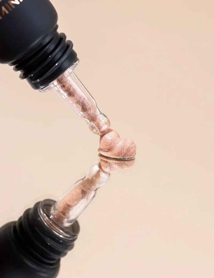 INIKA Organic Cream Illuminisor Pink Pearl - Highlighter Swatch