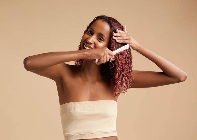 Innersense Hair Renew Soothing Conditioner - >Model Anwendung