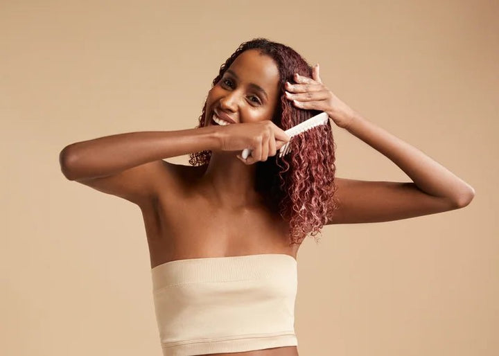 Innersense Hair Renew Soothing Conditioner - >Model Anwendung