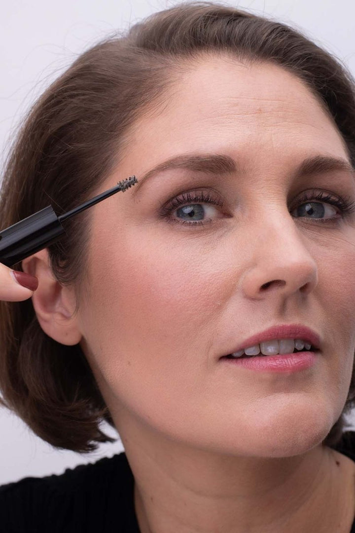 Jacks Beauty Line Brow Mascara - Taupe Model