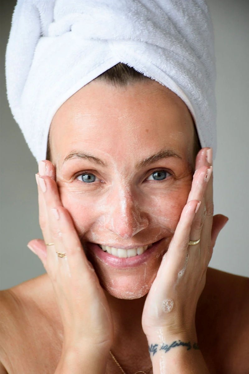 Jacks Beauty Line Cleanser - Anwendung Model