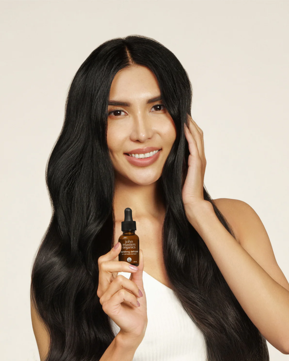 Nourishing Defrizzer for Dry Hair Model