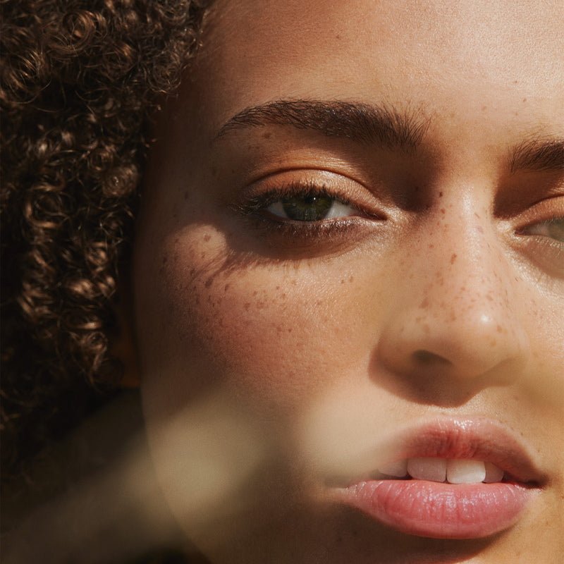 Cream Bronzer Enchant Iconic Edition Model