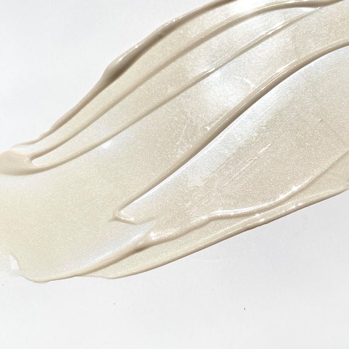 Kjaer Weis The Beautiful Primer Swatch