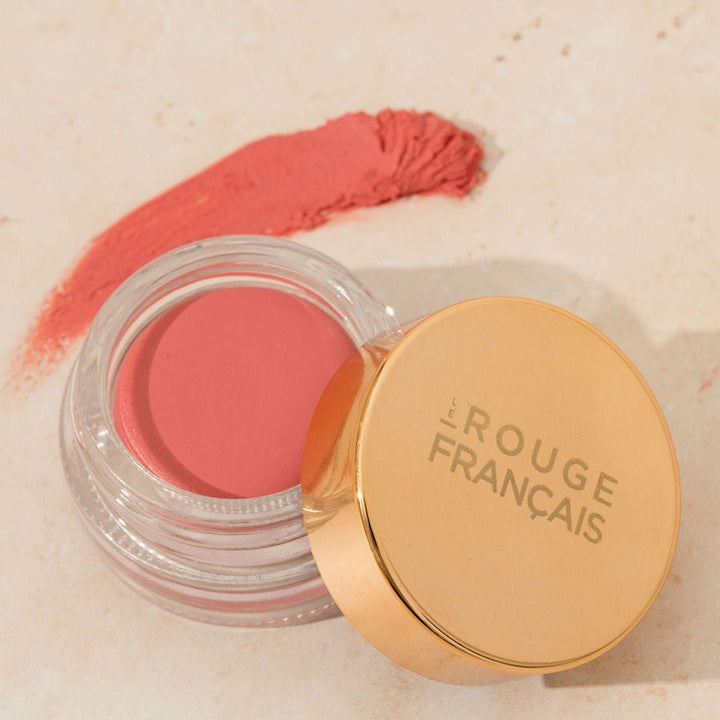 Cheek & Lips 230 Zénobie Beige Background