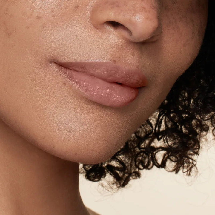 Le Rouge Français Lipstick 034 Le Nude Astera - Model 3