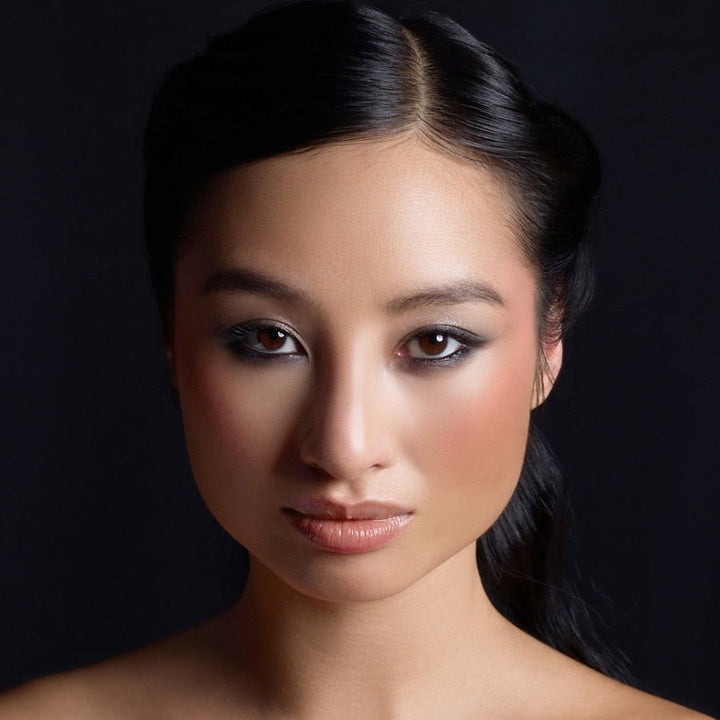 Le Rouge Français Powder Blush 330 Catherine - Model frontal