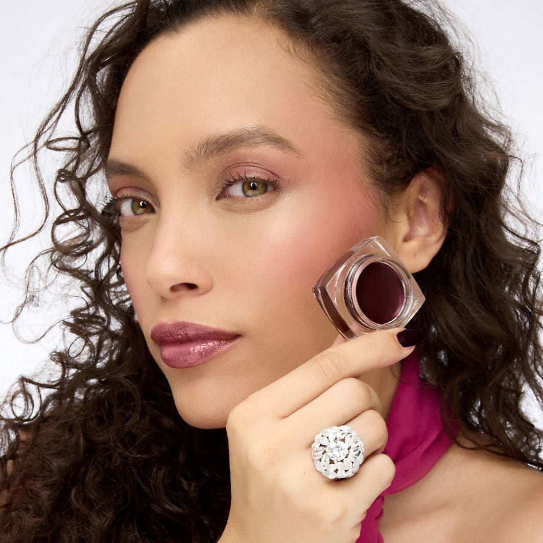 Le Rouge Français Tinted Lip Balm 270 Colomba - Model