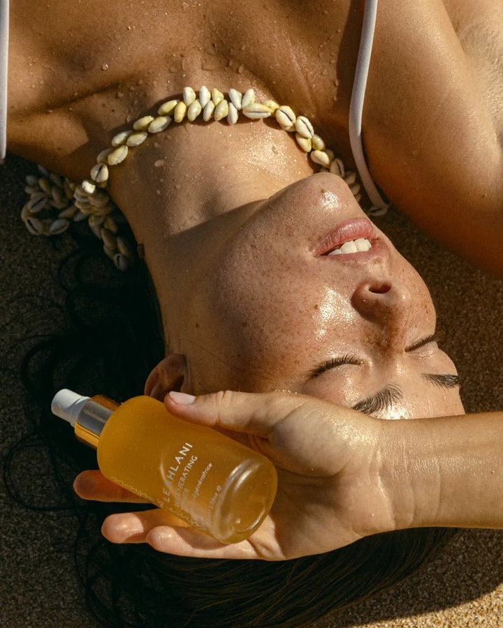 Leahlani Citrus And Citrine Regenerating Toning Mist - Lying model