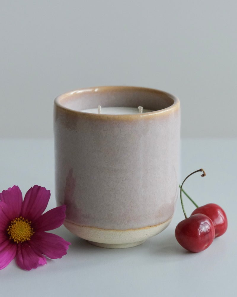 Keramik Kerze Blush Cherry Mood mit Kirschen