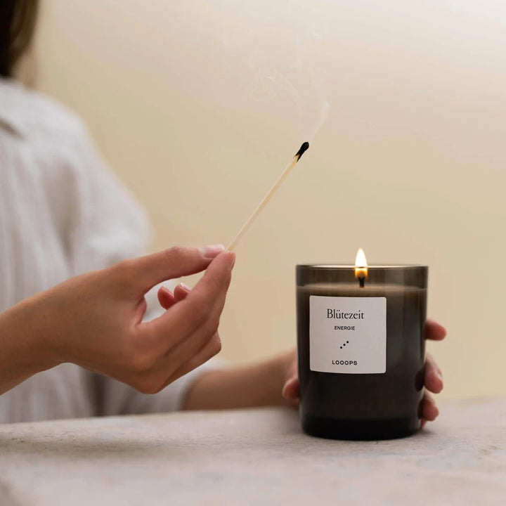 Looops Wildkräuter Duftkerze - Anwendung