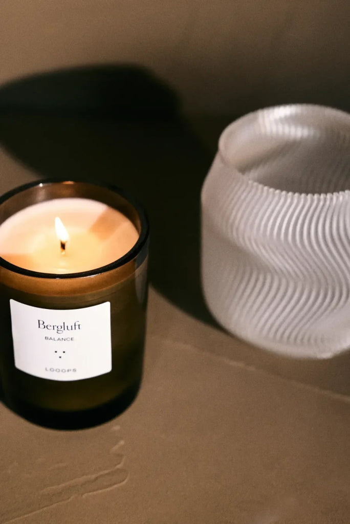 Sheyn. x Looops Vellen Duftkerze Sternenzelt - Kerze und Gefäß