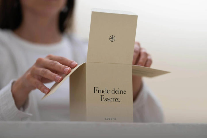 Looops Wildkräuter Duftkerze - Verpackung Model