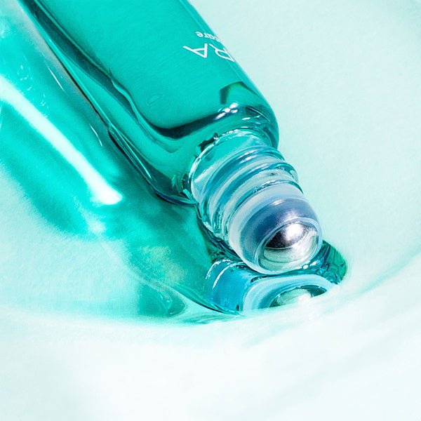 Mádara Acne Acute Spot Roll-on 8 ml - close up