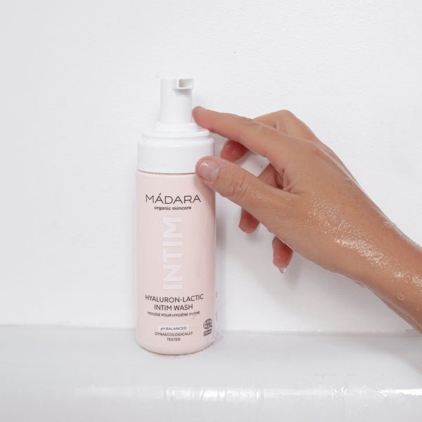Hyaluron-Lactic Intim Wash 150 mlHyaluron-Lactic Intim Wash 150 ml - intim wash in bath room
