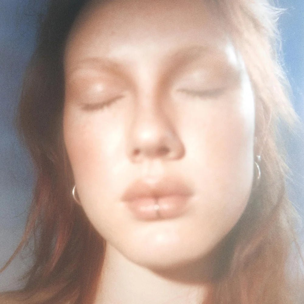 Moonlight Soft Glow Mineral Highlighter Model