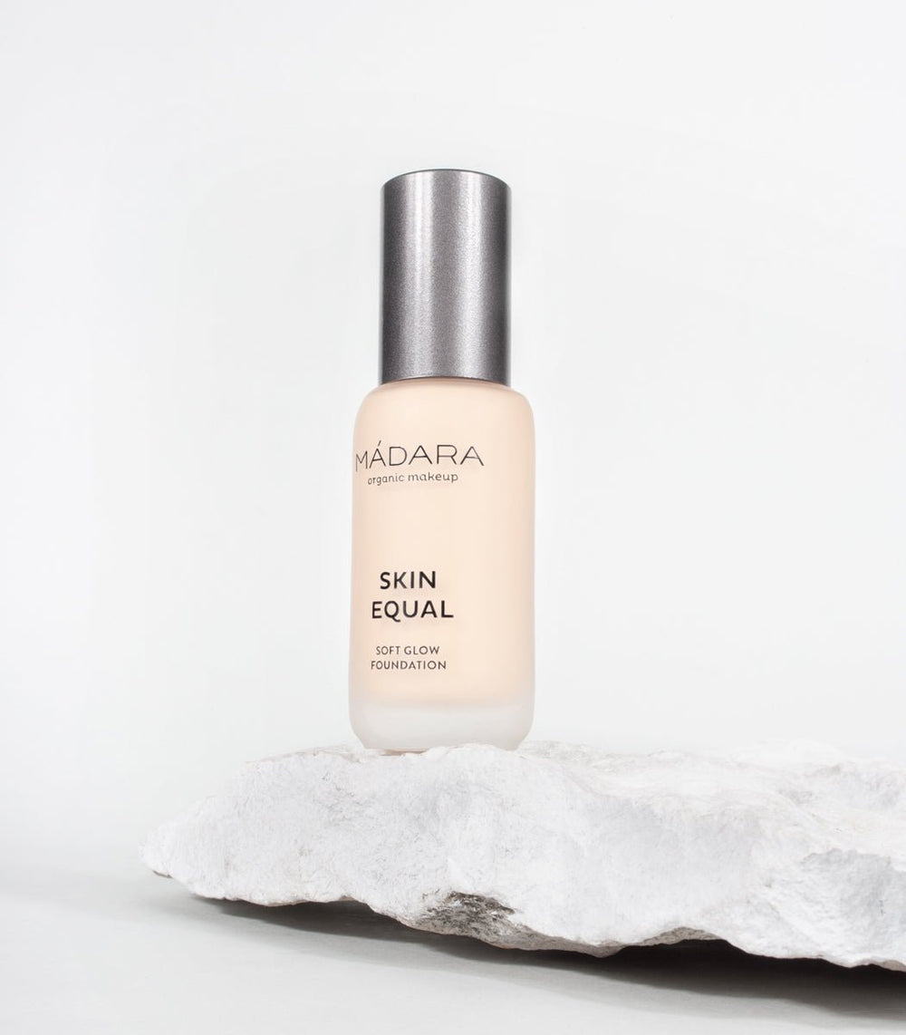Mádara Skin Equal Soft Glow Foundation Porcelain