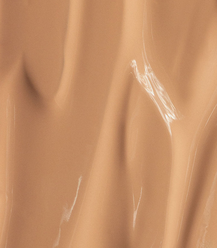 Mádara Skin Equal Soft Glow Foundation Golden Sand Swatch