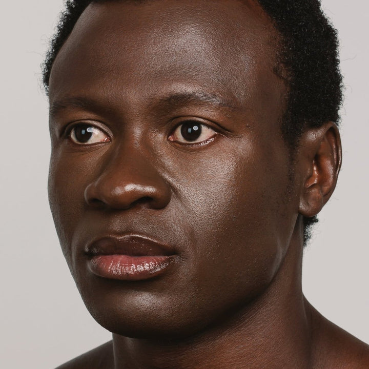 Mádara Skin Equal Soft Glow Foundation Mocha Model