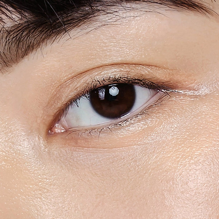 Mádara Concealer Honey 35 Model