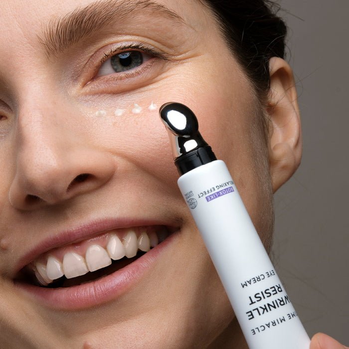 Mádara Time Miracle Wrinkle Resist Eye Cream - Model image