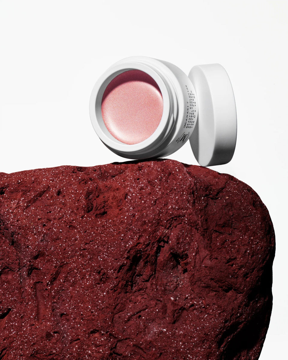 Manasi 7 Strobelighter Sunsubiro - Still Life