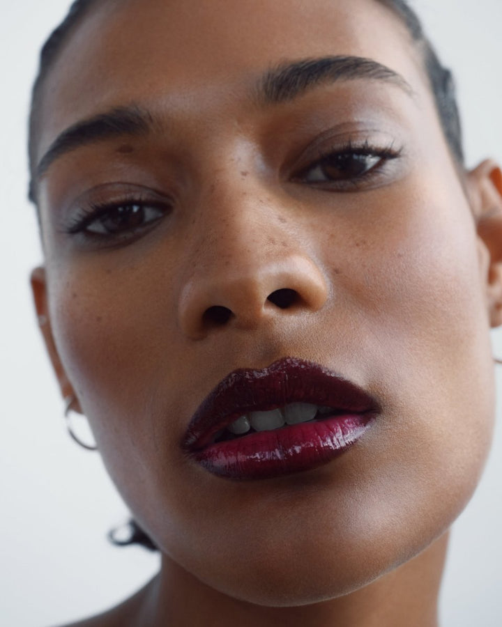 Manasi 7 Tinted Beauty Potion - Cassis Model 1 Close-up