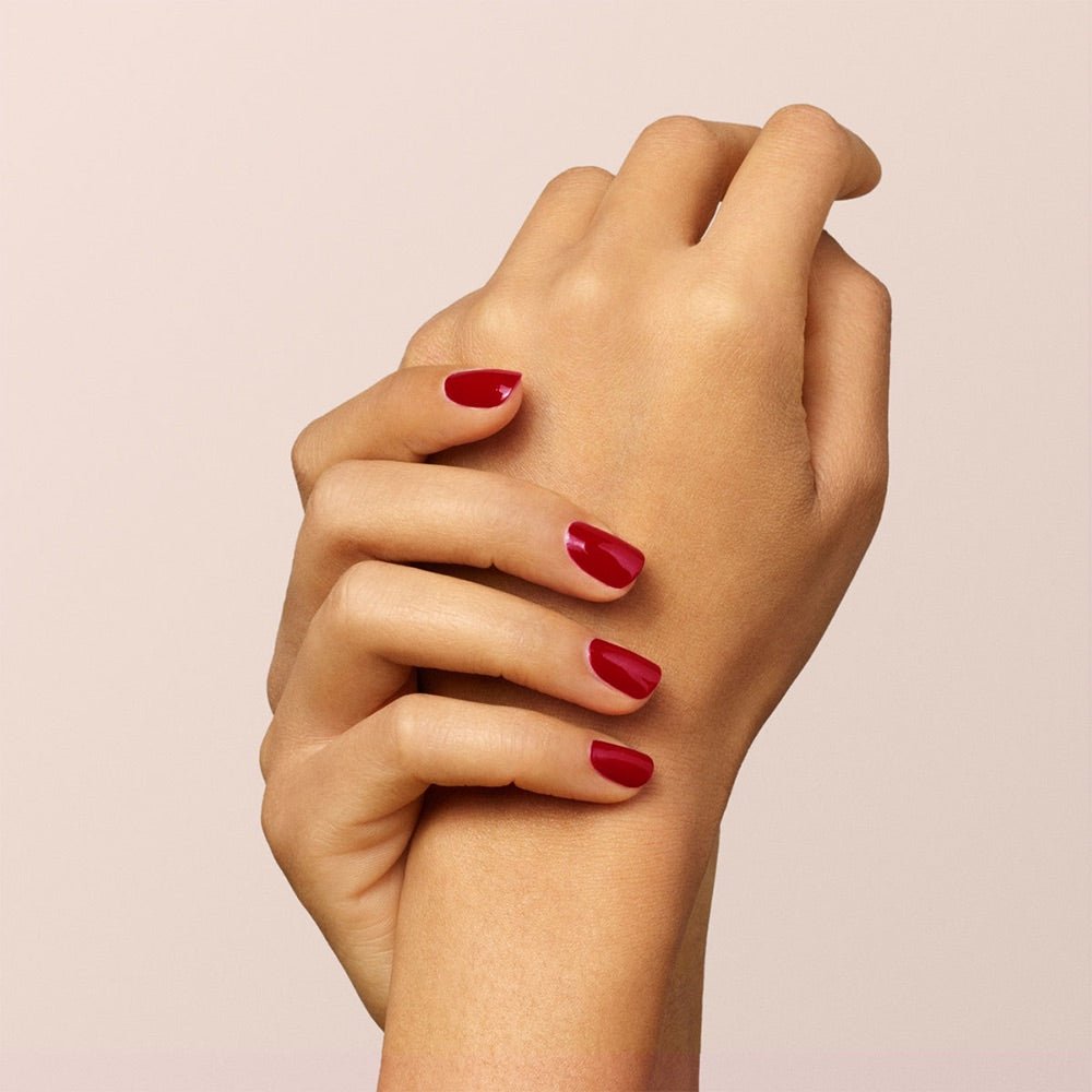 Nagellack Dark Dahlia Nägel