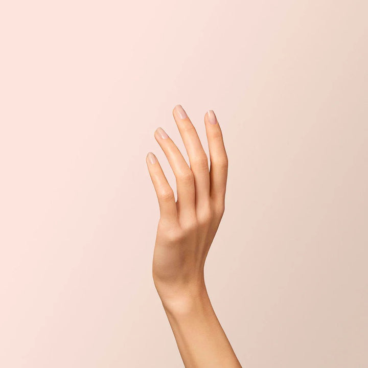 Pale Rose Nagellack - lackierte Nägel