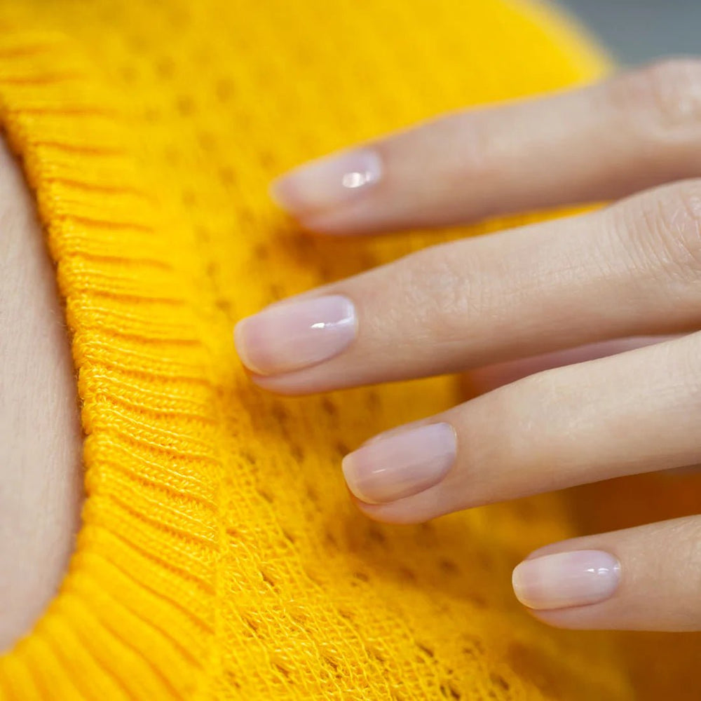 Pale Rose Nagellack - on nails